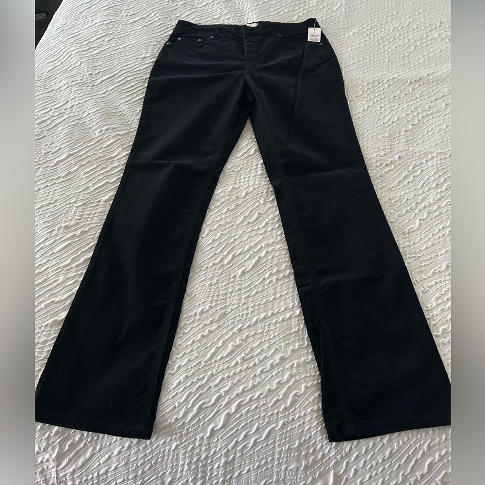 NWT -  SIZE 12 - ST JOHN’S BAY BLACK CORDUROY JEANS CLASSIC FIT - straight leg